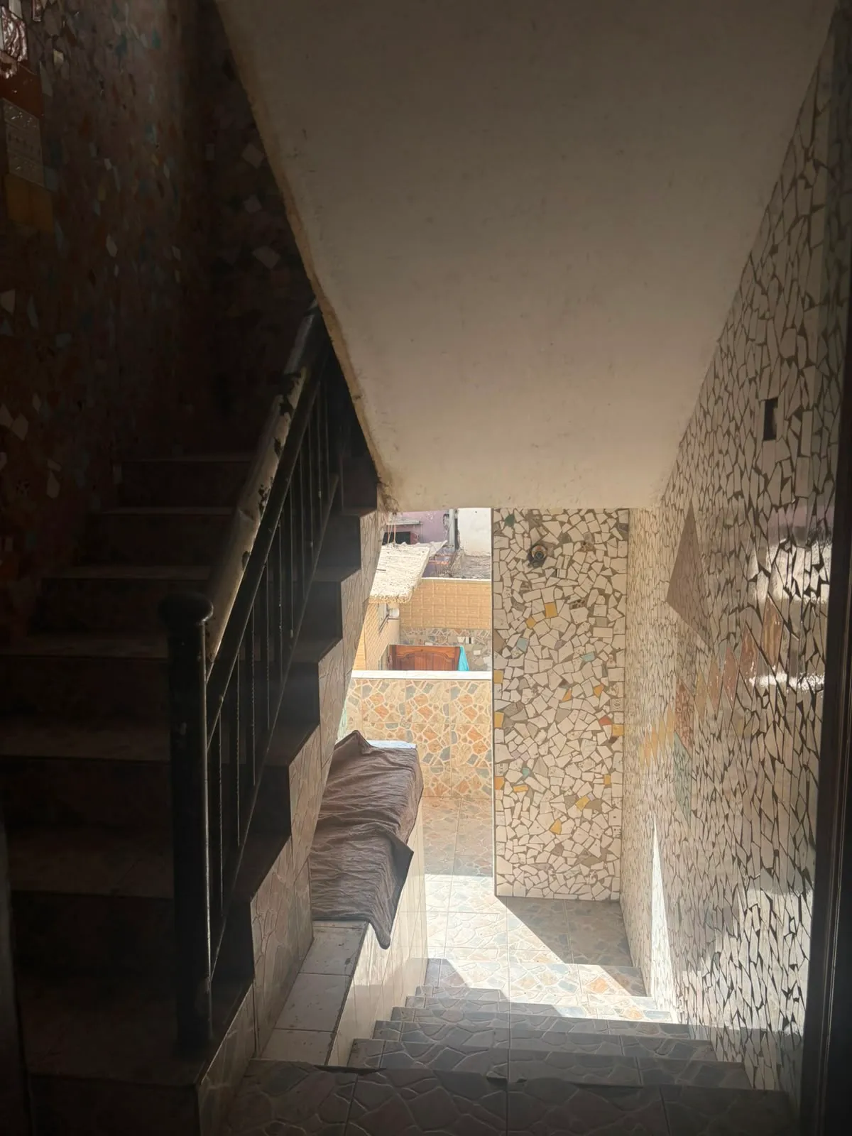 Cage d'escalier d'origine avant rénovation, Ouest Foire